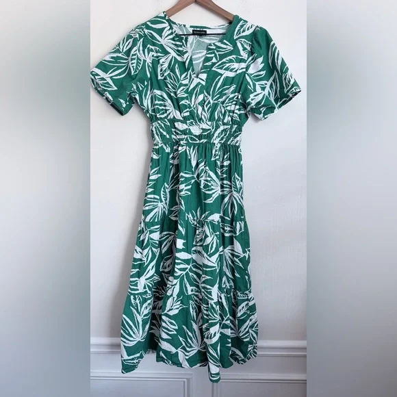 Meadow Rhodes Green White Floral Midi Dress smocked short sleeve M - Picture 2 of 7
